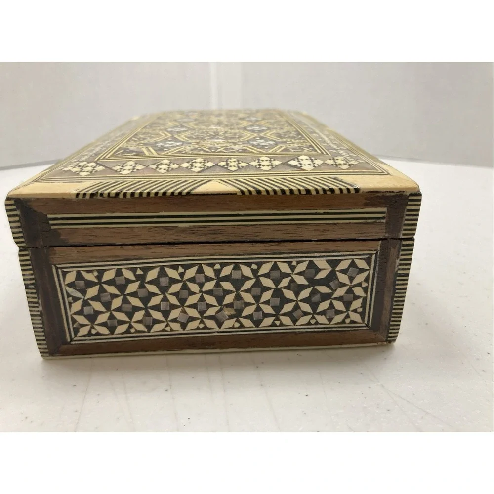 Vtg Inlaid Wood and Mother Of Pearl Wood Jewelry Israel Trinket Box 7.75 x 4.85